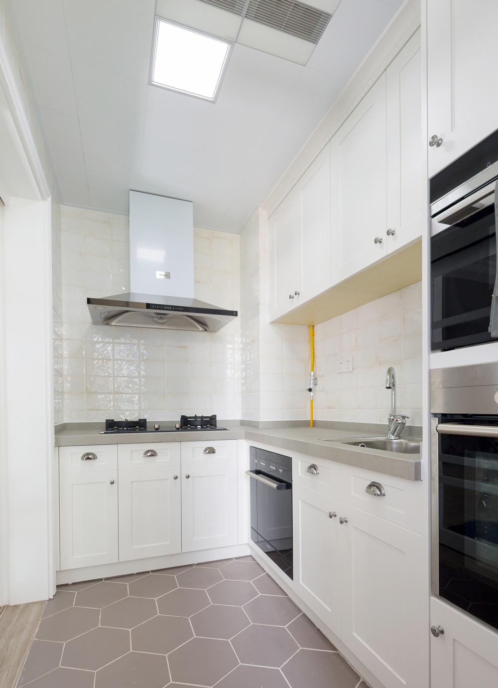 厨房在生活中担当着一重要角色，你是否为厨房的装修而烦恼无从下手呢？看看下面的厨房装修也许会为你带来灵感