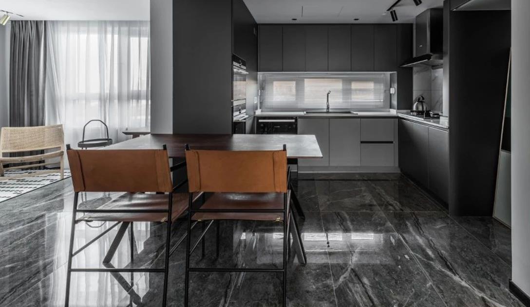 品味体现在每一处的细节里，这一组餐厅案例，餐桌椅的搭配不得不说，主人家品味都是很独特。