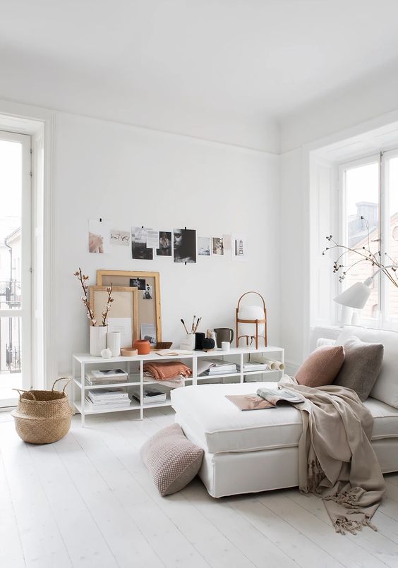 具体来说，让书房密不透“音”，可以从吊顶、墙面、地面、门、窗五大部分的装修下手。