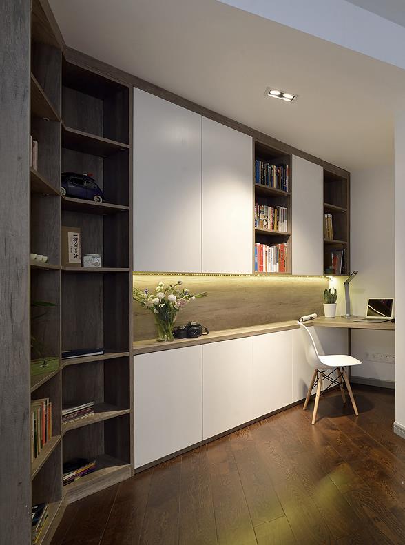 结束繁忙的都市生活，回归家庭一盏明亮的台灯，一本令人着迷的书，是很好的慰藉。