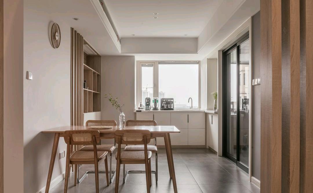 日式风格设计的特点是淡雅、简洁, 它一般采用清晰的线条，使居室的布置带给人以优雅、清洁，有较强的几何立体感