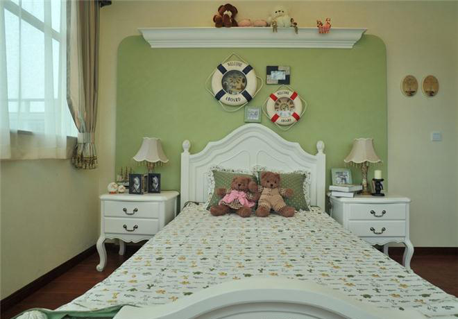#我家最美的一角# 白色的卧室十分淡然，装饰也较为简单，卧室旨在为人们营造温馨舒适的氛围。