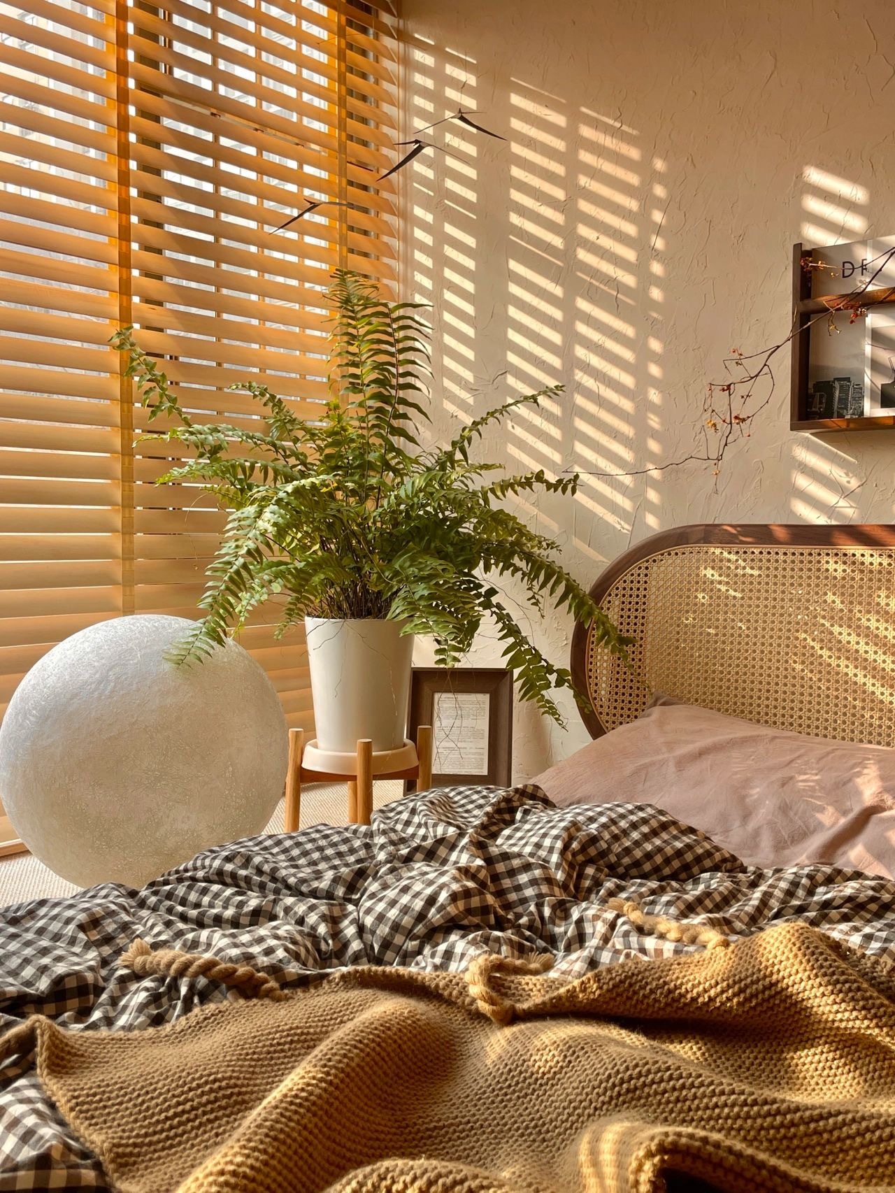 #晒晒我的新家# 12平米温馨舒适的慵懒小房间，太喜欢了~