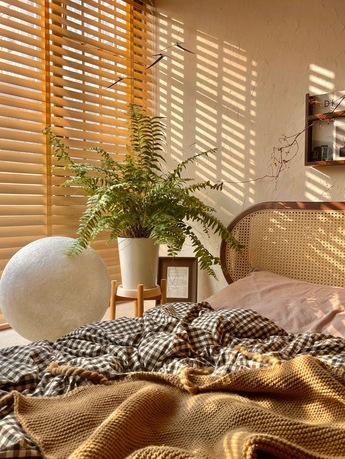 #晒晒我的新家# 12平米温馨舒适的慵懒小房间，太喜欢了~